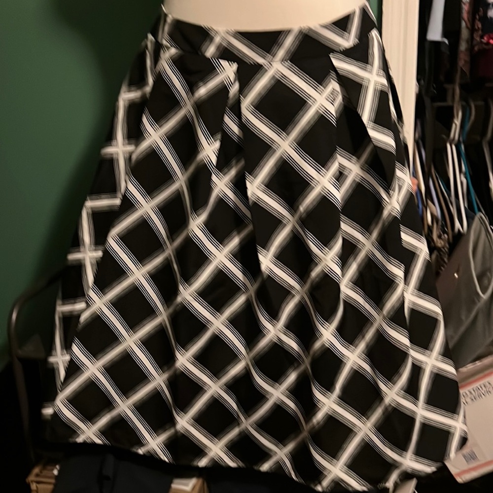 Express black and white skirt size 14